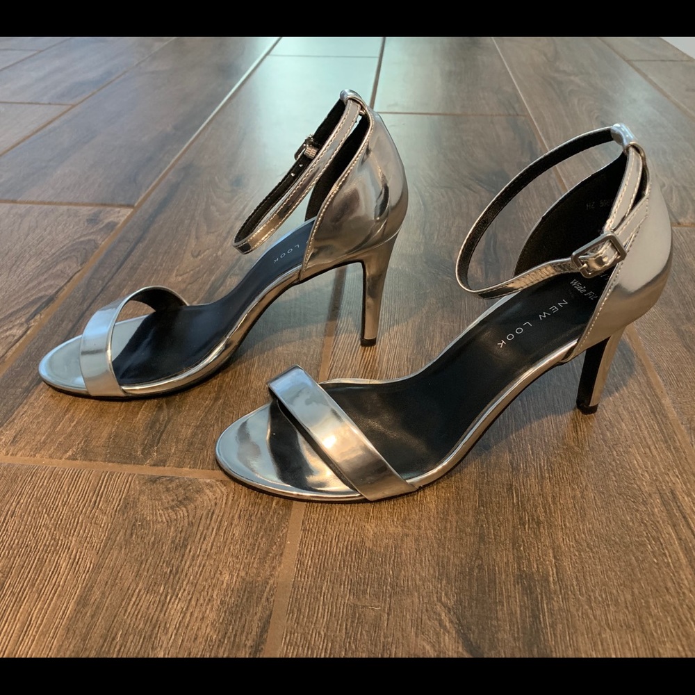 New Look Silver Metallic Heeled Sandal - Sz 8W - Picture 2 of 4